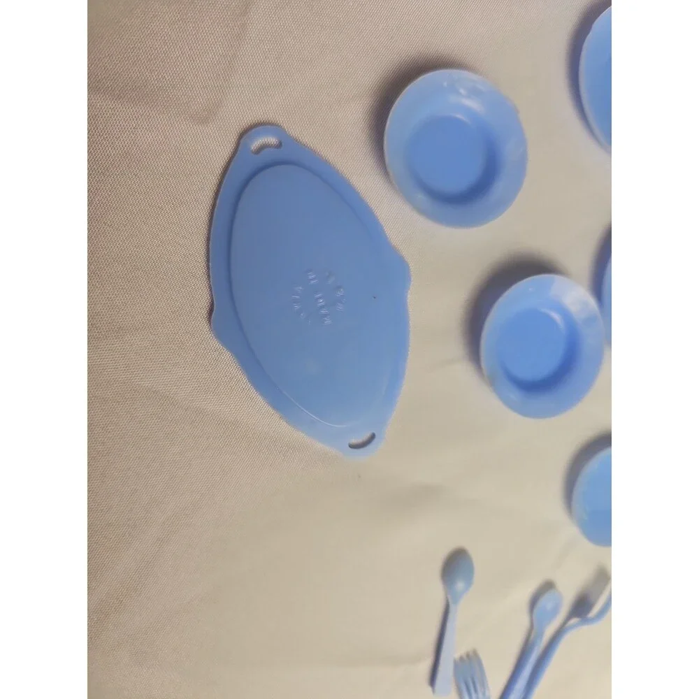 VTG Irwin Dollhouse Miniature Blue Dish Set 14 Pieces Plates Cups Serving
